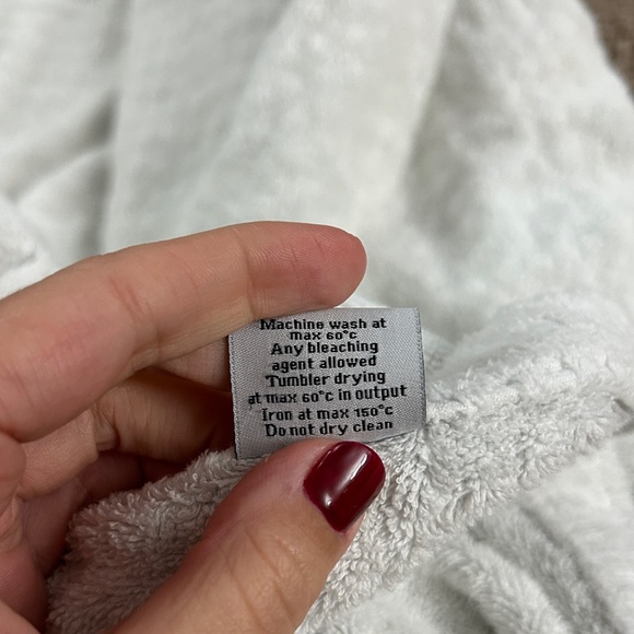 Four Seasons Long Robe - Picture 7 of 8